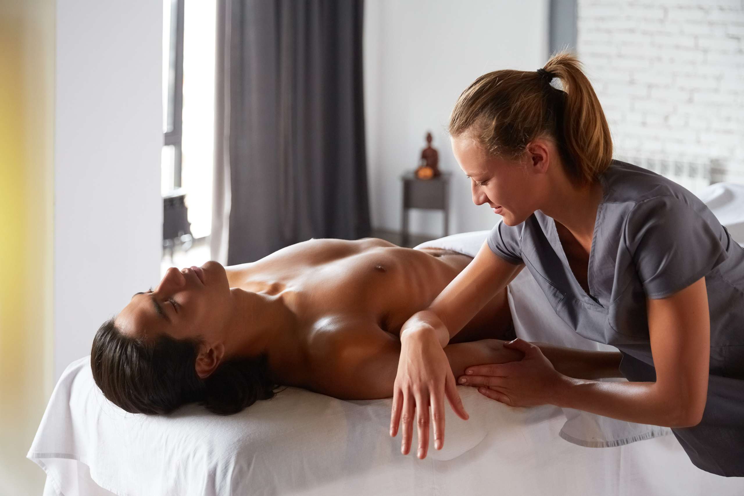 How to Feel Muscle Tension Instead of Guessing During Massage
